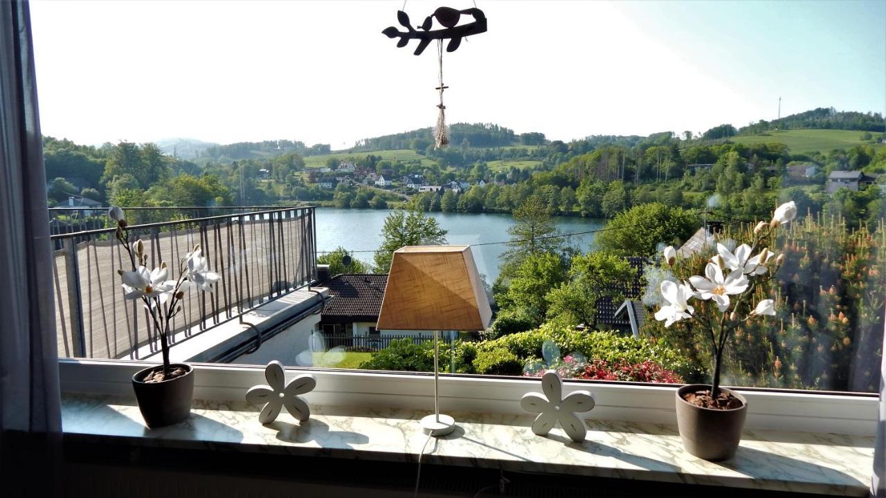 Villa Exklusives Ferienhaus Agger-Blick mit riesiger Lounge-Terrasse und einzigartigem Seeblick Gummersbach Exterior foto